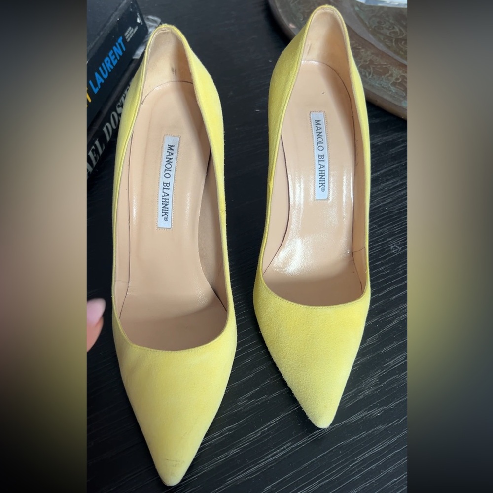 Manolo Blahnik suede Yellow Heels  39.5